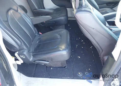 2018 Chrysler Pacifica Touring L Plus z USA, uszkodzony, nr VIN 2C4RC1EG3JR230729